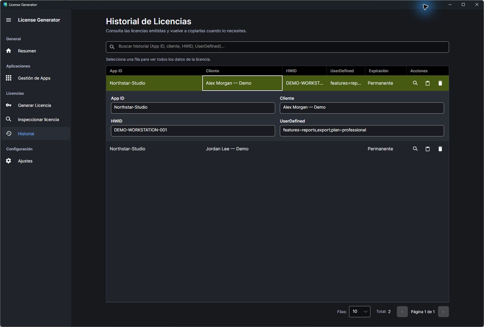 Historial de licencias: dos licencias de demostración permanentes de Northstar-Studio, con la seleccionada desplegada para mostrar su cliente, su identificador de hardware y su texto UserDefined.